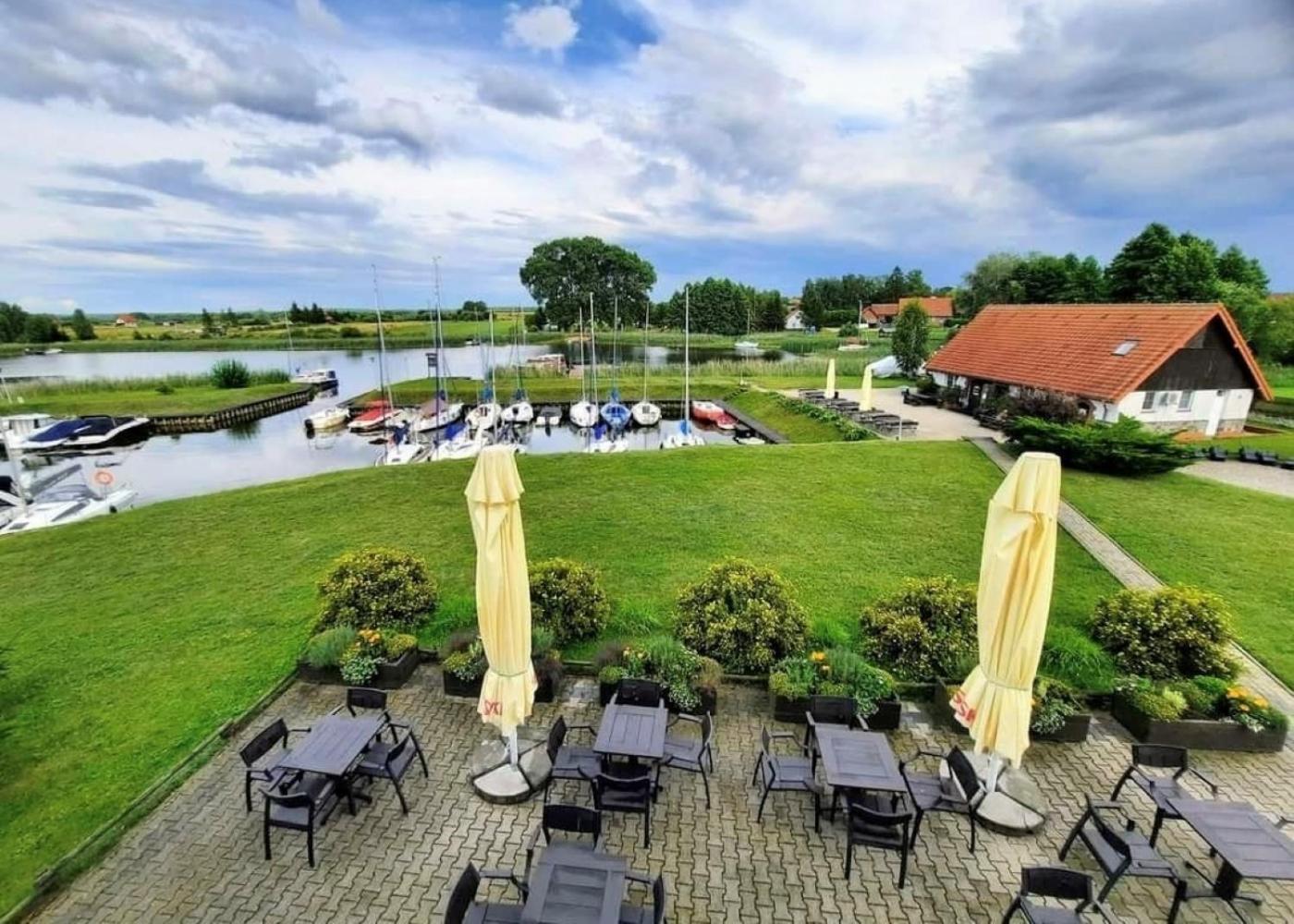 Отель Marina Gorklo - Zurawi Kat Экстерьер фото